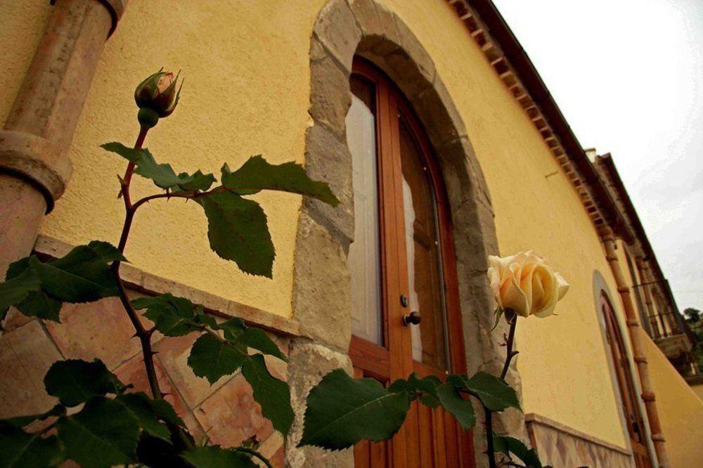 Patitiri Pensionat Santa Teresa Di Riva Eksteriør billede
